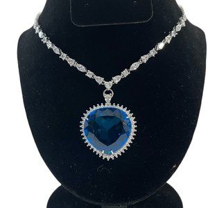 Titanic Heart of the Ocean Necklace with Soft Pouch - Fancy Version